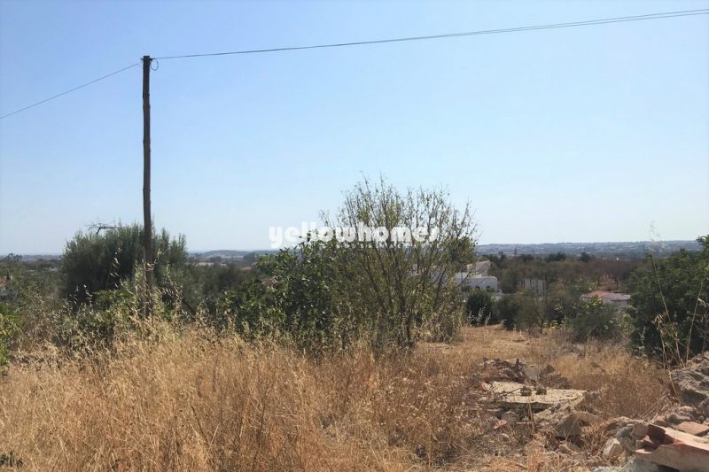 Terreno urbano para 1 ou 2 moradias perto de Boliqueime